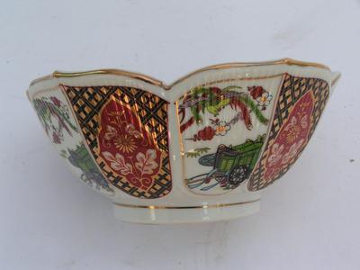 Vintage Japanese porcelain imari Lotus flower shaped bowl