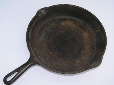 Griswold cast iron skillet, 11-1/4", vintage