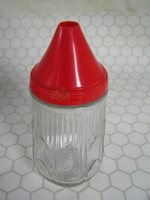 Vintage sugar server/measure poors 1 teaspoon with each tip over