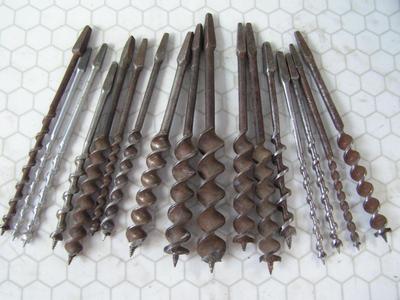 Auger drill bit collection for hand brace drill, 17 bits in a wooden box