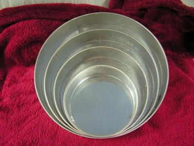 Vintage Bake King 4-Piece Tier Cake Set, in original box