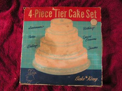 Vintage Bake King 4-Piece Tier Cake Set, in original box