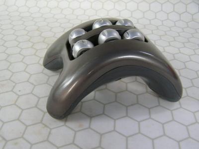 Battery operated massager, tested okay, batteries not included