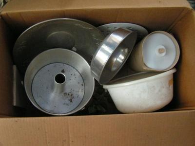 Box of assorted kitchen items