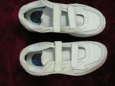 Dr. Scholl,s Caprice walking shoes, women’s size 7. Look like new/unused,