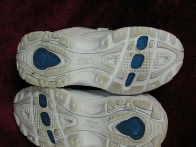 Dr. Scholl,s Caprice walking shoes, women’s size 7. Look like new/unused,