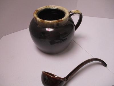 Pfaltzgraff Brown Drip Bean Pot & Ladle (K)