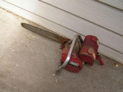 Vintage chain saw, Really Old!