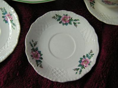 Vintage Homer Laughlin china pattern K23N8 floral design
