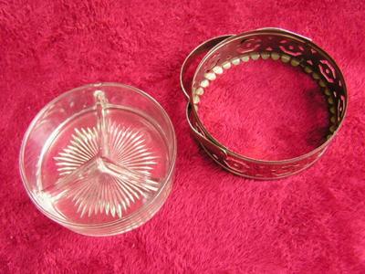 Vintage mid century modern pressed glass divided nut & candy dish