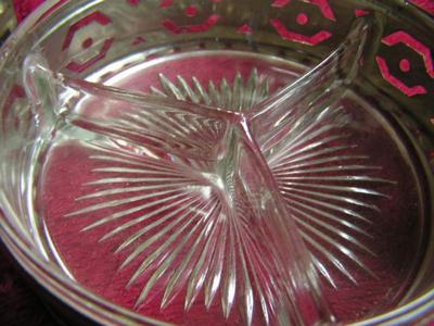 Vintage mid century modern pressed glass divided nut & candy dish