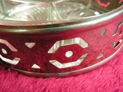 Vintage mid century modern pressed glass divided nut & candy dish