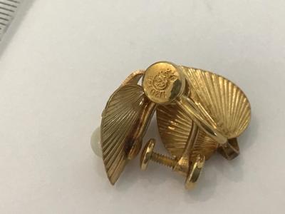 12 K Gold Filled Screw Back Earrings