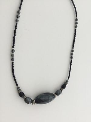 Unmarked blue fashion beaded necklace