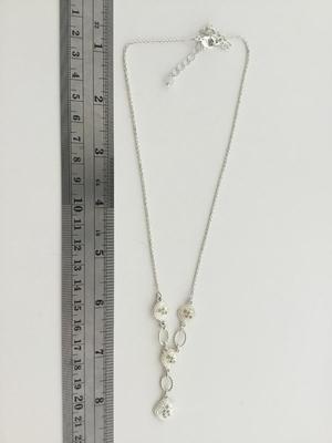 Beautiful unmarked silver tone fashion necklace