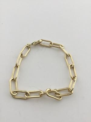 Gold tone chain link type fashion bracelet