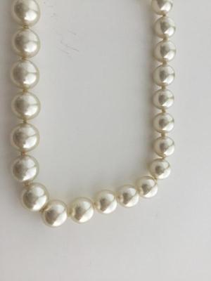 Faux beaded vintage type choker necklace