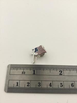 Silver tone American flag push pin