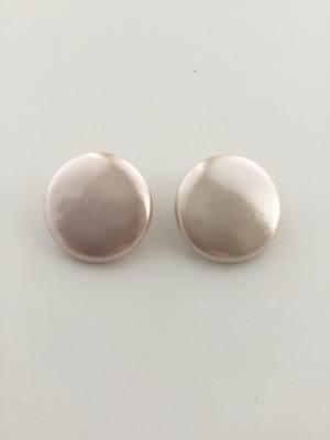 Light pink round clip on earrings