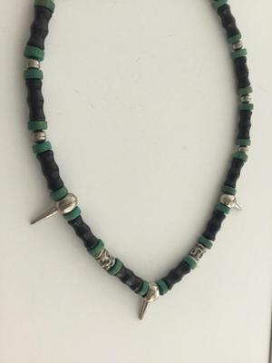 Green and black collar necklace