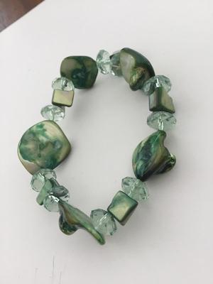 Beautiful green stretchy bracelet