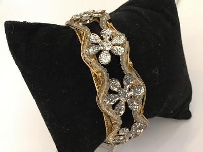 Super Cute Daisy Fashion Bracelet