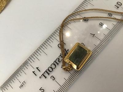 Stone pendant with Chain