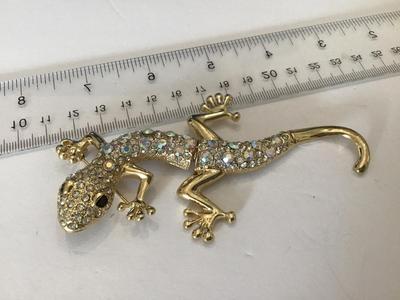 Salamander Shoulder Rhinestone Brooch