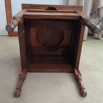 LOT 5: Vintage Wood Commode