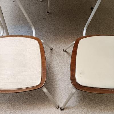 LOT 11: MCM Chrome and Formica Dining Set with Leaf