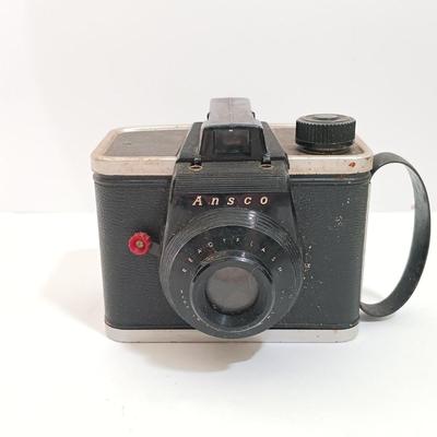 LOT 145: Vintage Cameras For Parts- Kodak Deux, Anscomatic 626, Kodak Instamatic X-15 & More