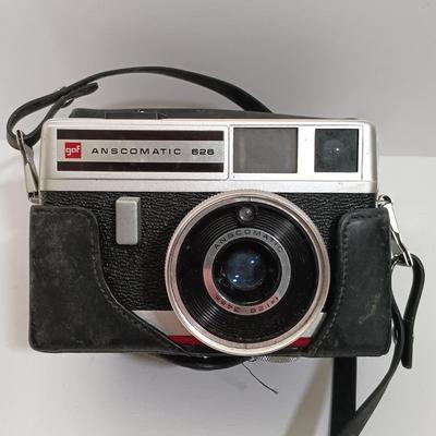 LOT 145: Vintage Cameras For Parts- Kodak Deux, Anscomatic 626, Kodak Instamatic X-15 & More