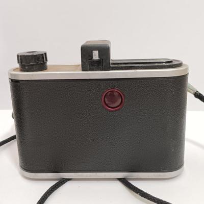 LOT 145: Vintage Cameras For Parts- Kodak Deux, Anscomatic 626, Kodak Instamatic X-15 & More