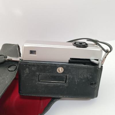 LOT 145: Vintage Cameras For Parts- Kodak Deux, Anscomatic 626, Kodak Instamatic X-15 & More