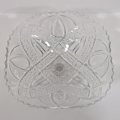 LOT 147: Fry Ovenglass Opalescent Baking Dish, Hoosier Green Glass Vase, Emerald Green Salt Cellars & More