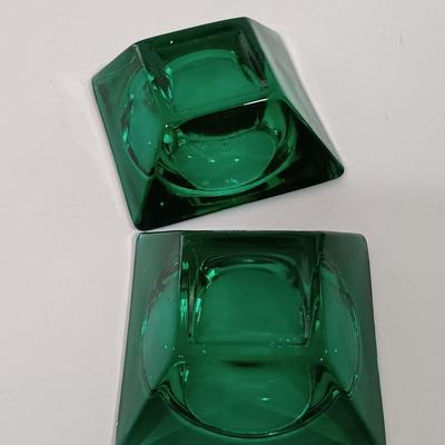 LOT 147: Fry Ovenglass Opalescent Baking Dish, Hoosier Green Glass Vase, Emerald Green Salt Cellars & More
