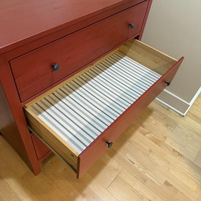 Red Three-Drawer Chest of Drawers (P-HS)