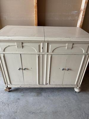Vintage Victrola case, no player