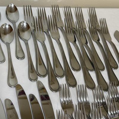 Towle ‘Beaded Antique’ Flatware Set (E-HS)