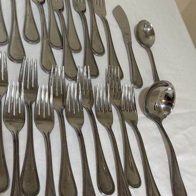 Towle ‘Beaded Antique’ Flatware Set (E-HS)