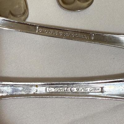 Towle ‘Beaded Antique’ Flatware Set (E-HS)