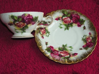 Vintage Royal Sealy China (Japan), footed teacup & saucer. Elegantly painted