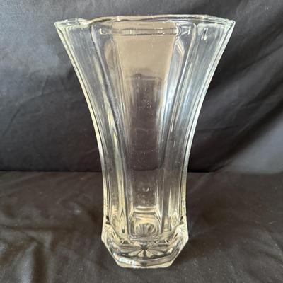 Hoosier Glass, Emma Dafnäs, & More Glass Vases (E-HS)