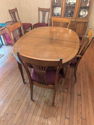 Dining Room Table With One Leaf & 6 Chairs