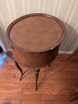 1 Drawer Round Top Side Table With Metal Legs