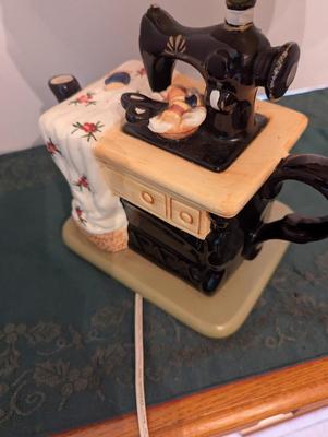 Enesco Sewing Machine Lamp