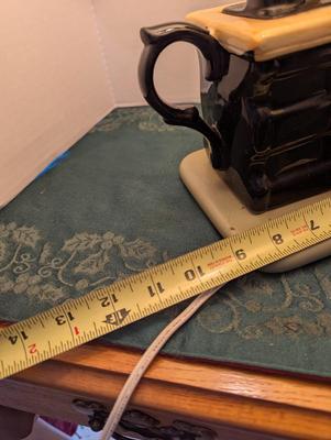 Enesco Sewing Machine Lamp