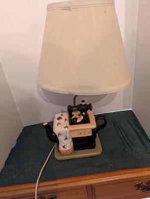 Enesco Sewing Machine Lamp