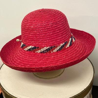 LOT 81: Vintage Ladies' Hats and Hat Boxes