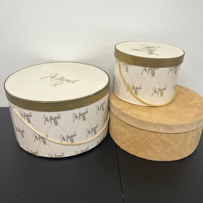 LOT 81: Vintage Ladies' Hats and Hat Boxes